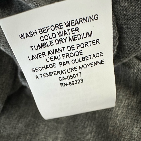 NWT - Roots Athletics T-shirt - Size Small - Heather Grey - Picture 5 of 6